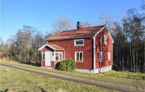 2 Bedroom Pet Friendly Home In Burseryd, Sjötofta